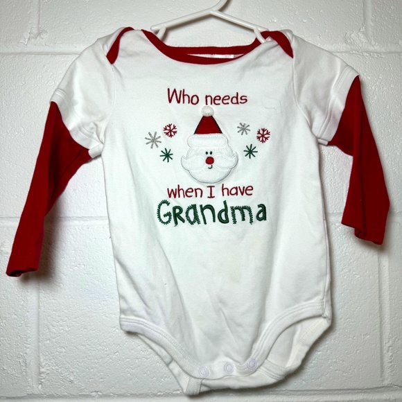 Miniwear White With Red Long Sleeves Who Needs Santa Bodysuit - Picture 1 of 6